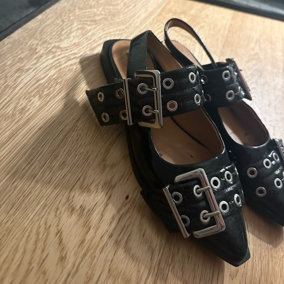 Graya black patent leather Steve Madden shoes - size 7 - Picture 3 of 5